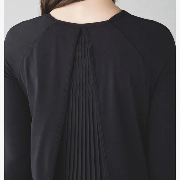 Lululemon making moves black top size 6 Women's Black Long Sleeve Top NWT - Picture 2 of 8
